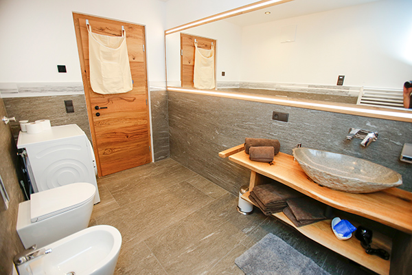 Dusche/WC Wohnung Waldesduft