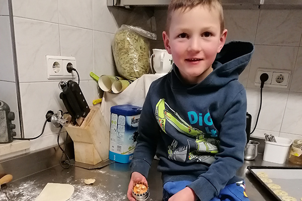 Weihnachtskekse backen am Patleidhof